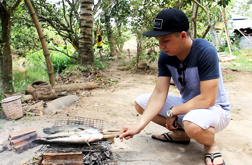 tự tay nướng cá lóc bay