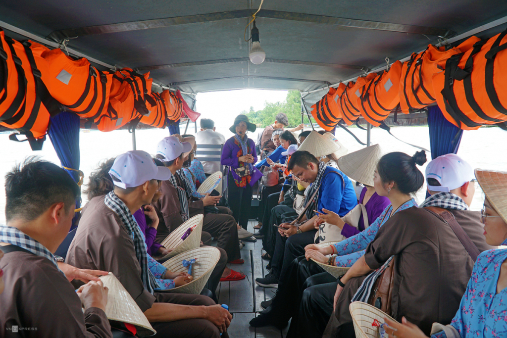 bến thuyền cô bắc cồn sơn