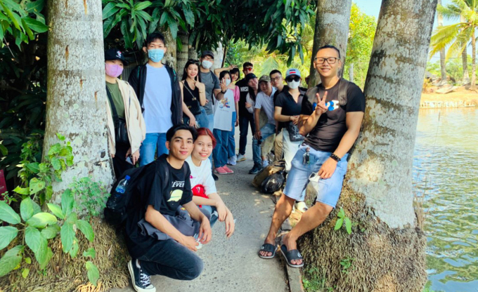 Du khách đến cồn Sơn dịp Tết 