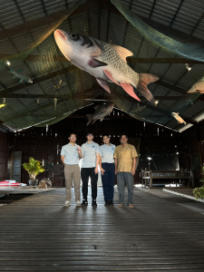 3 học sinh dạy thêm để kiếm tiền mở phòng trưng bày các loài cá Mê Kông